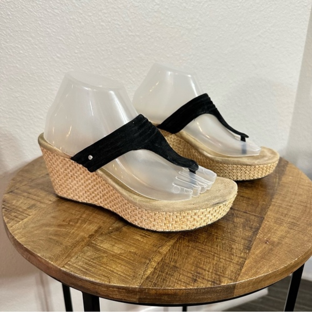UGG Zamora Genuine Suede Black Thong Platform Wedge Sandal 8.5